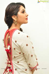 Raashi Khanna Photos