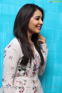 Raashi Khanna Photos