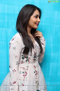 Raashi Khanna Photos