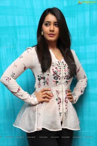 Raashi Khanna Photos