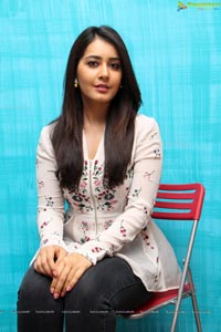 Raashi Khanna Photos