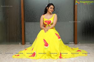 Raashi Khanna in Yellow Dress