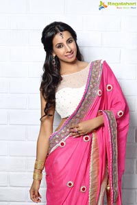 Sanjjanaa Galrani Photos