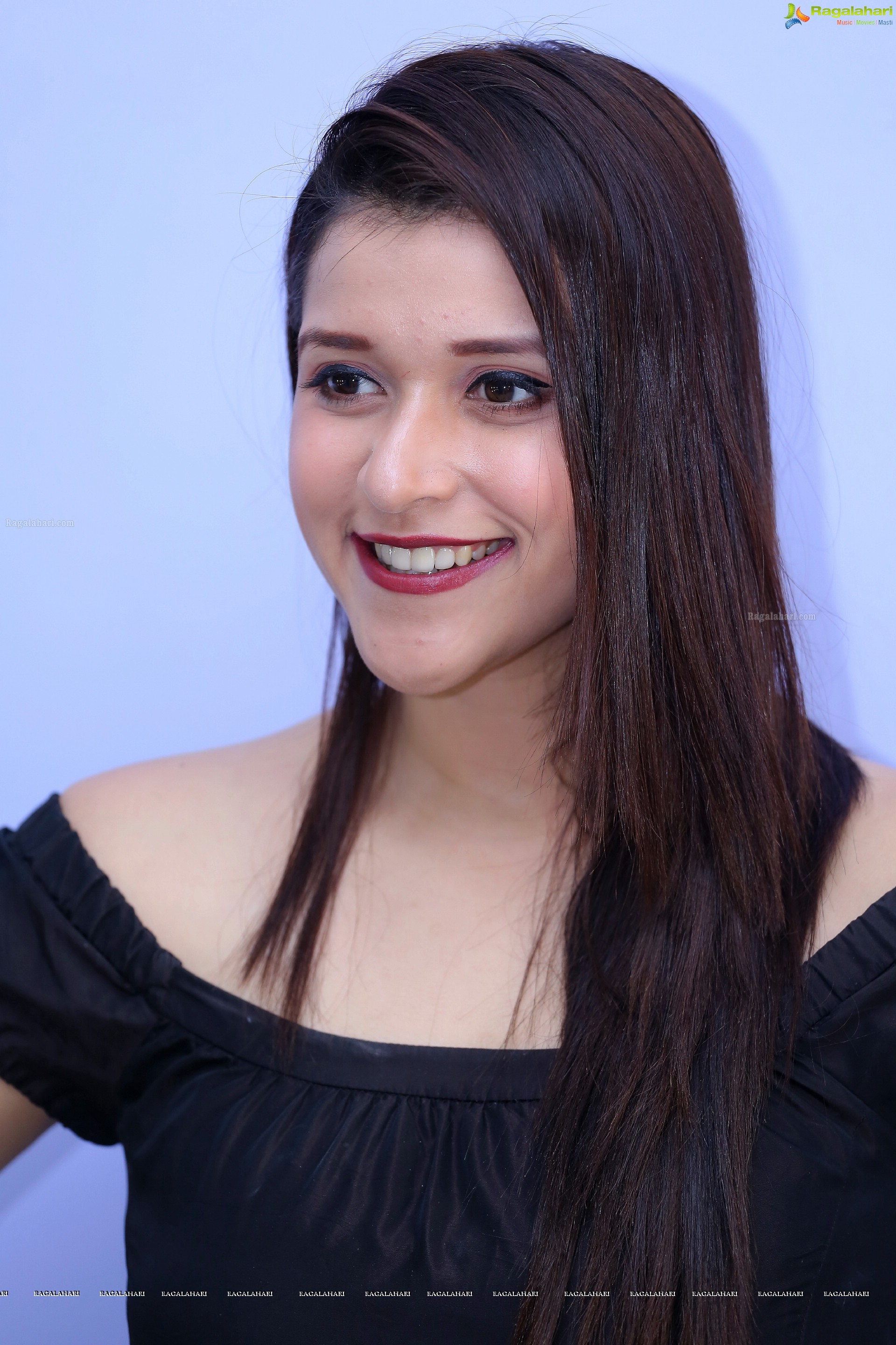 Mannara Chopra (High Definition)