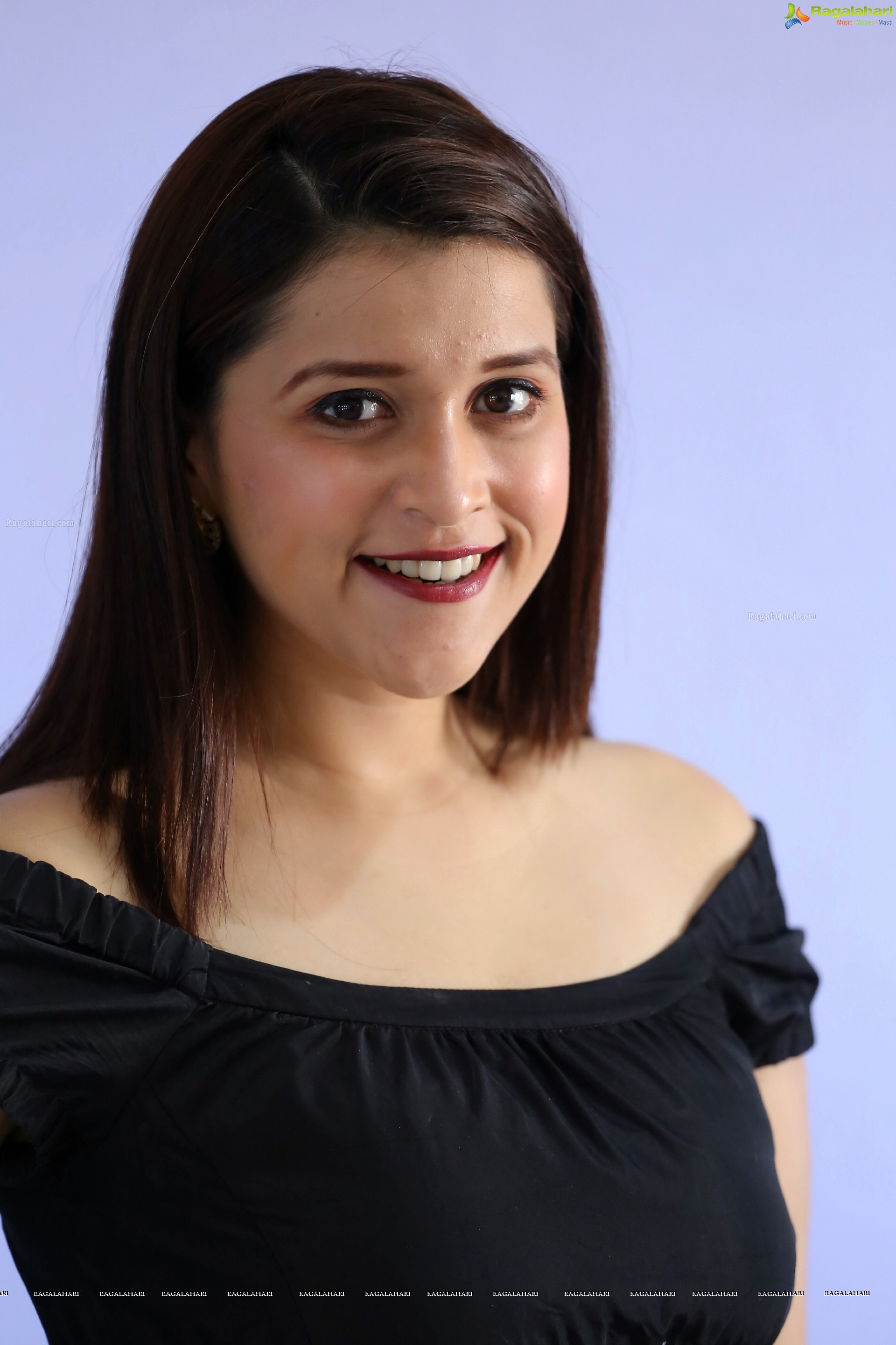 Mannara Chopra (High Definition)