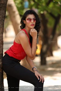 Khushboo Maheshwari Exclusive photoshoot