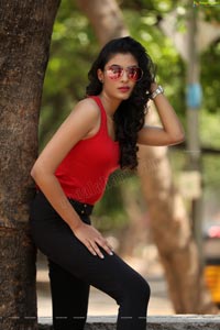 Khushboo Maheshwari Exclusive photoshoot