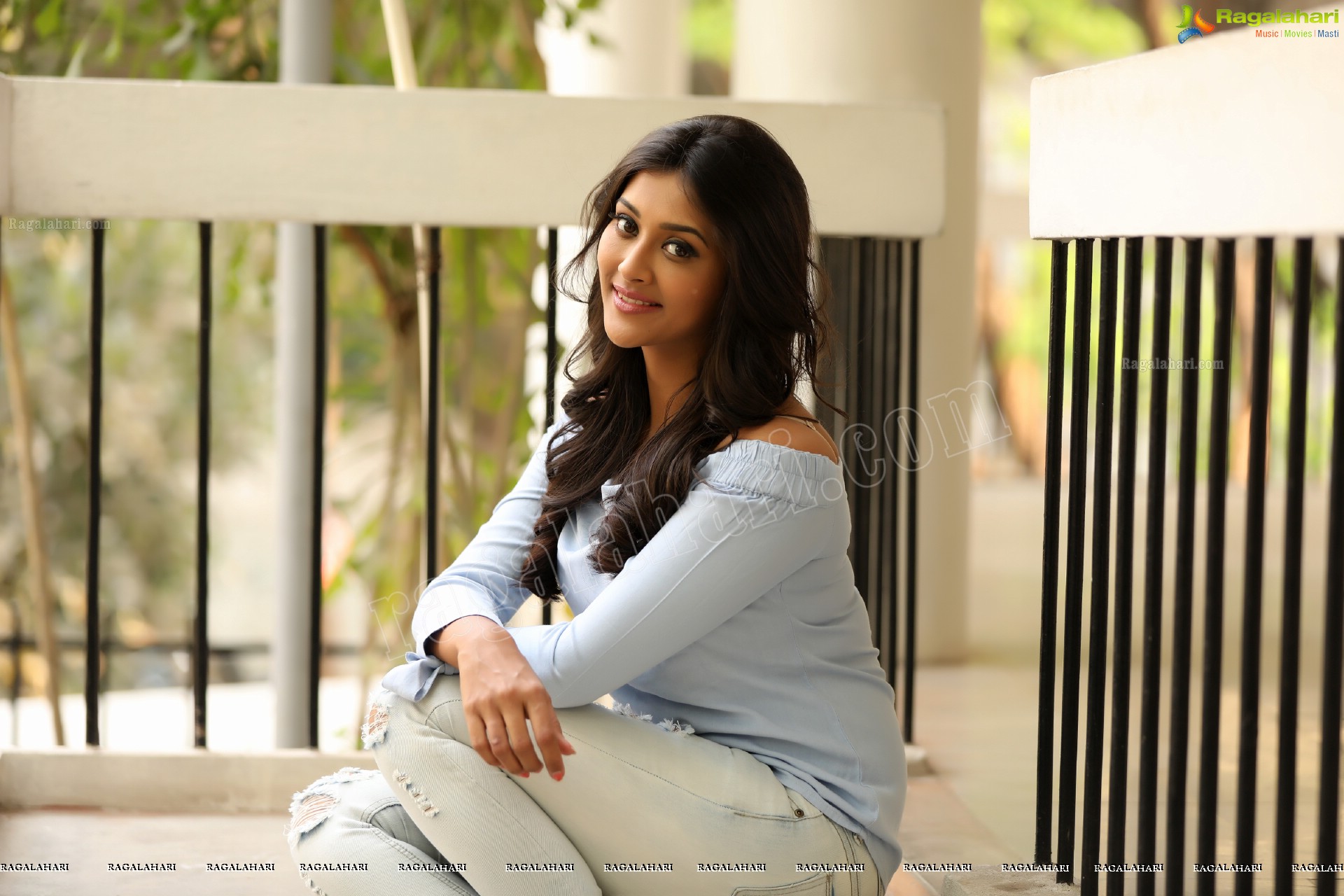 Pooja Jhaveri (Exclusive) (High Definition)