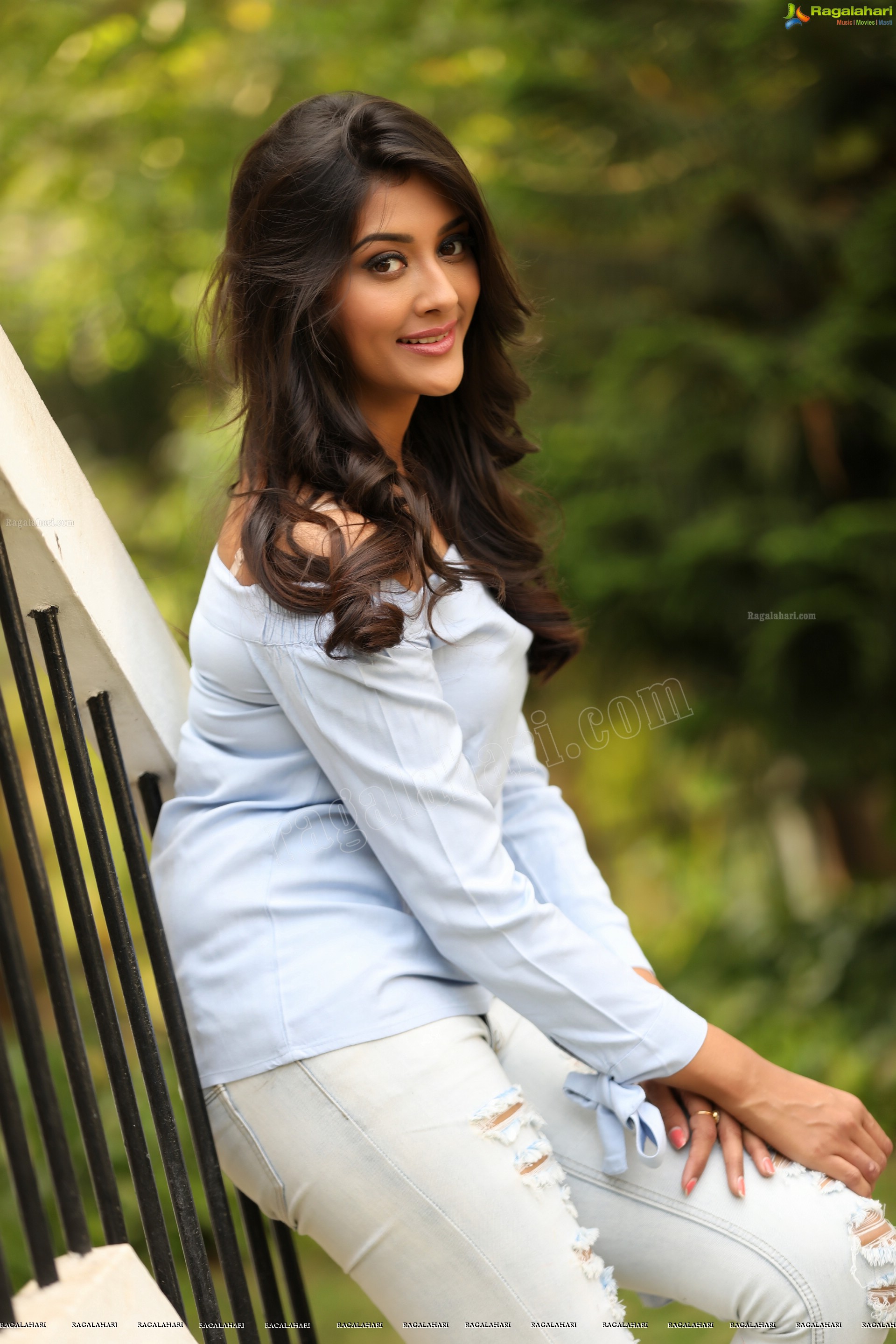 Pooja Jhaveri (Exclusive) (High Definition)