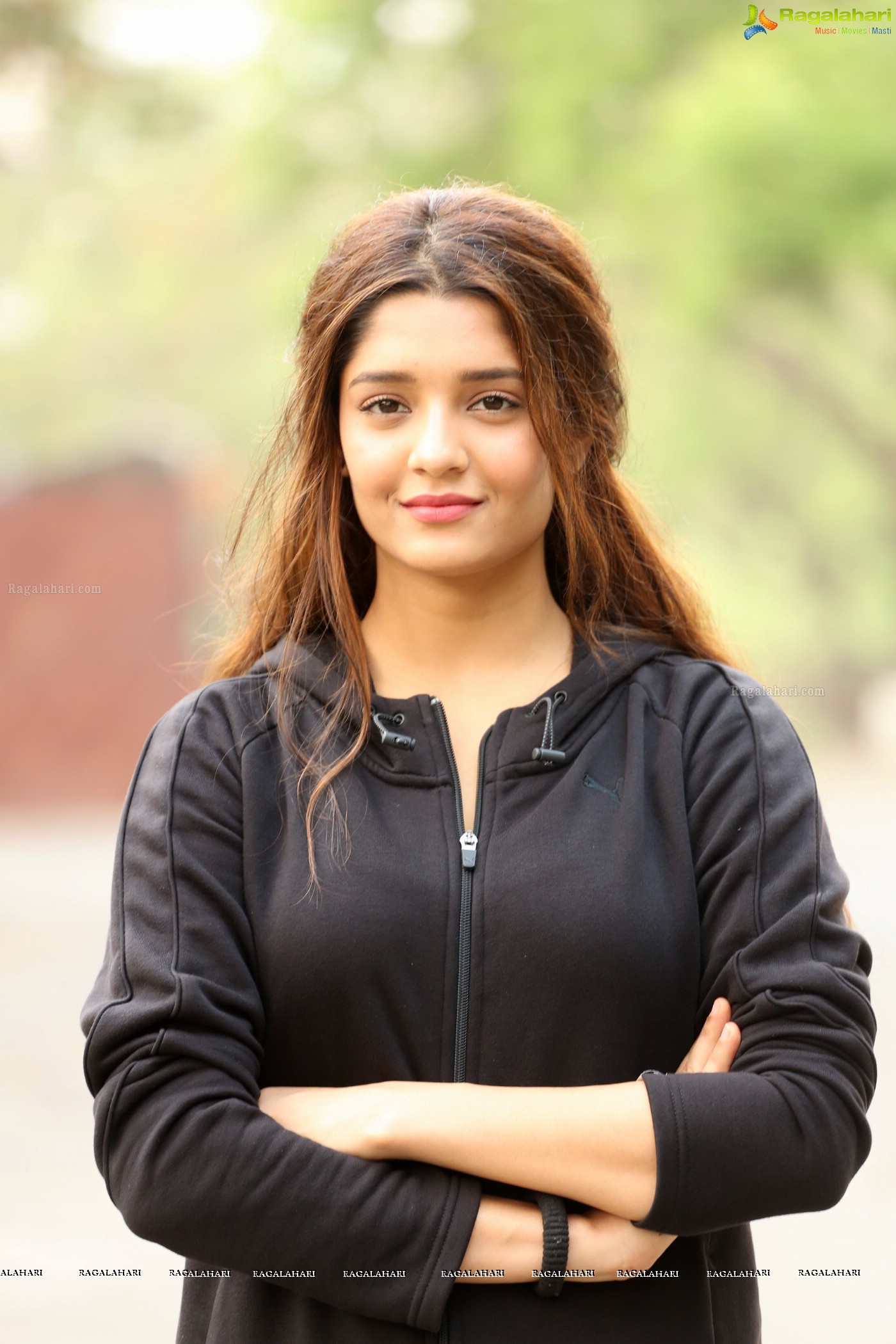 Ritika Singh (Posters)