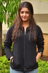 Ritika Mohan Singh Saala Khadoos