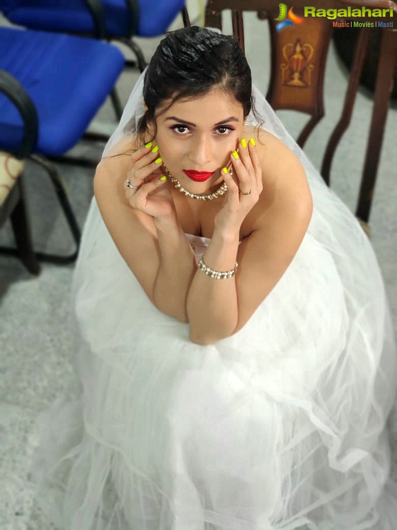 Mannara Chopra