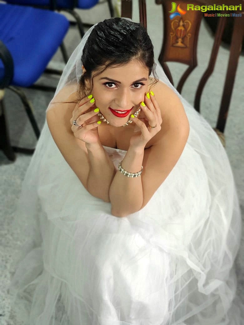 Mannara Chopra