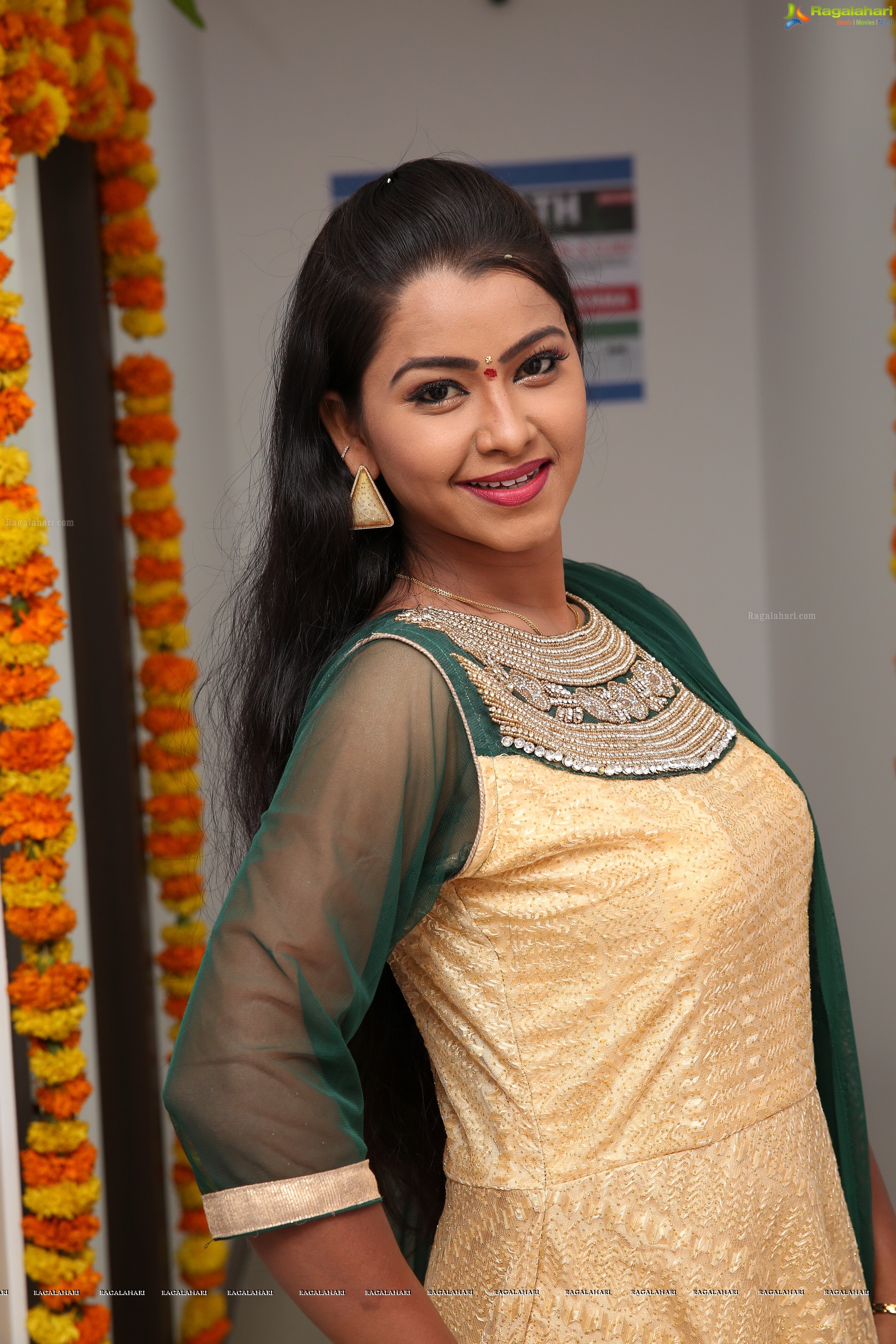 Swapna at Arshi - Skin and Hair Clinic Launch (High Definition)