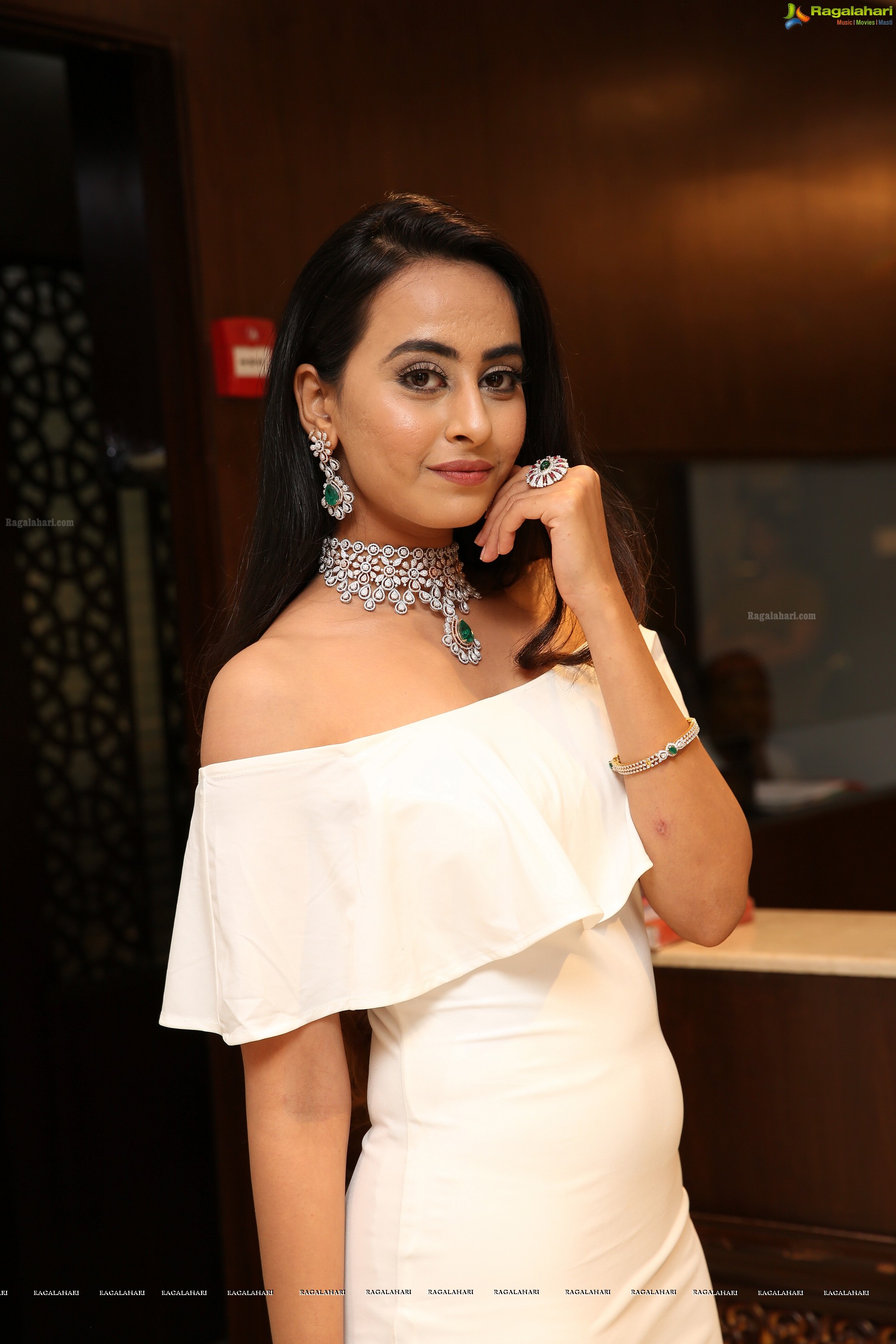 Ameeksha Amy Pawar at Manepally Jewellers Akshaya Tritiya 2018 Jewellery Showcase (High Definition)