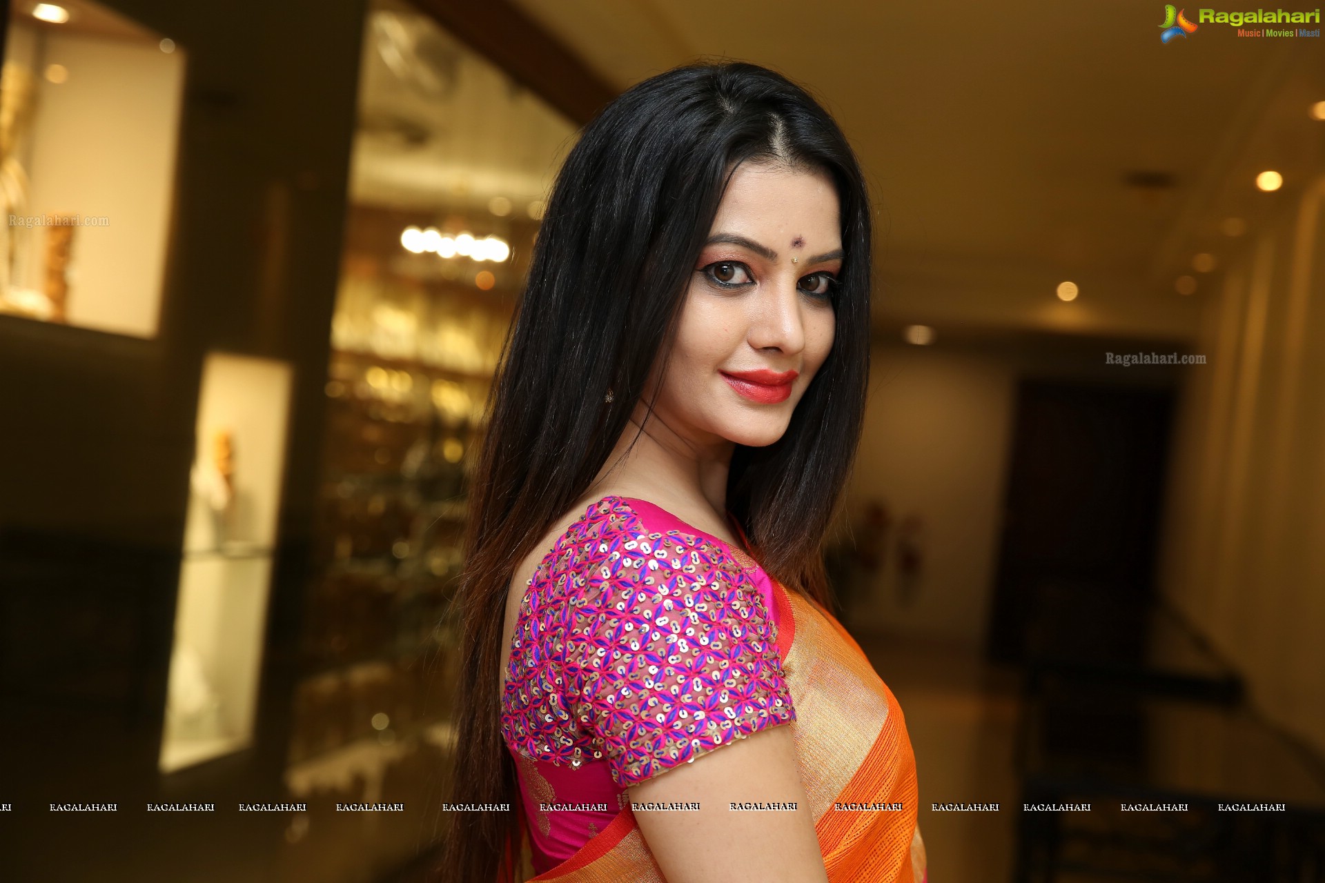 Diksha Panth @ Syle Bazaar Launch - HD Gallery