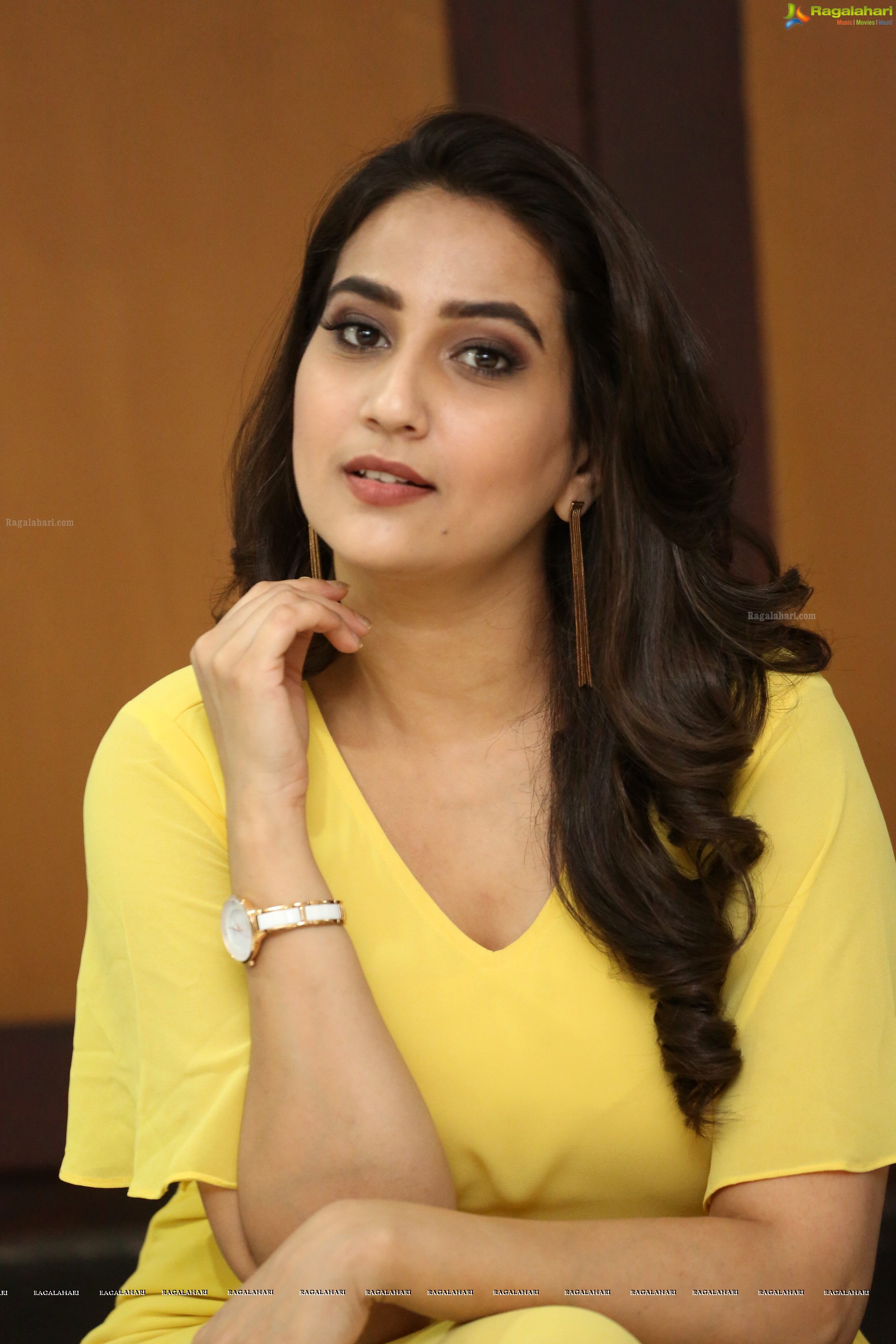 Manjusha at Taxiwala Teaser Launch (High Definition)