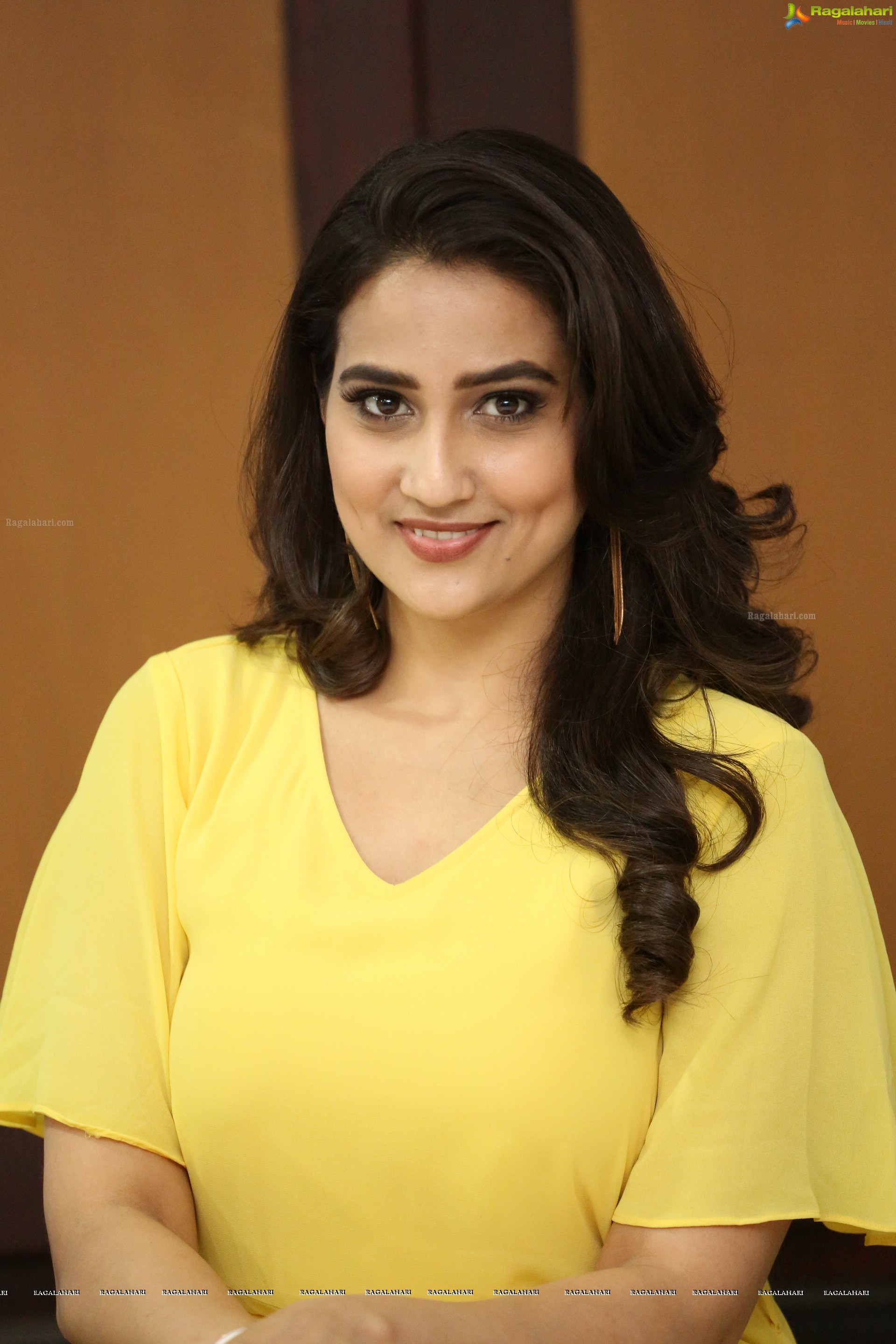 Manjusha at Taxiwala Teaser Launch (High Definition)