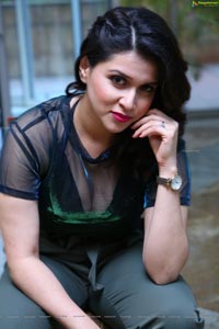 Mannara Chopra Mumbai Actress
