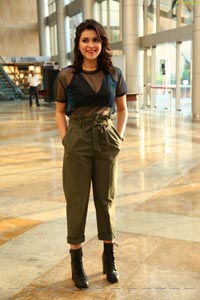 Mannara Chopra Mumbai Actress