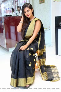 Neha Deshpande in Saree