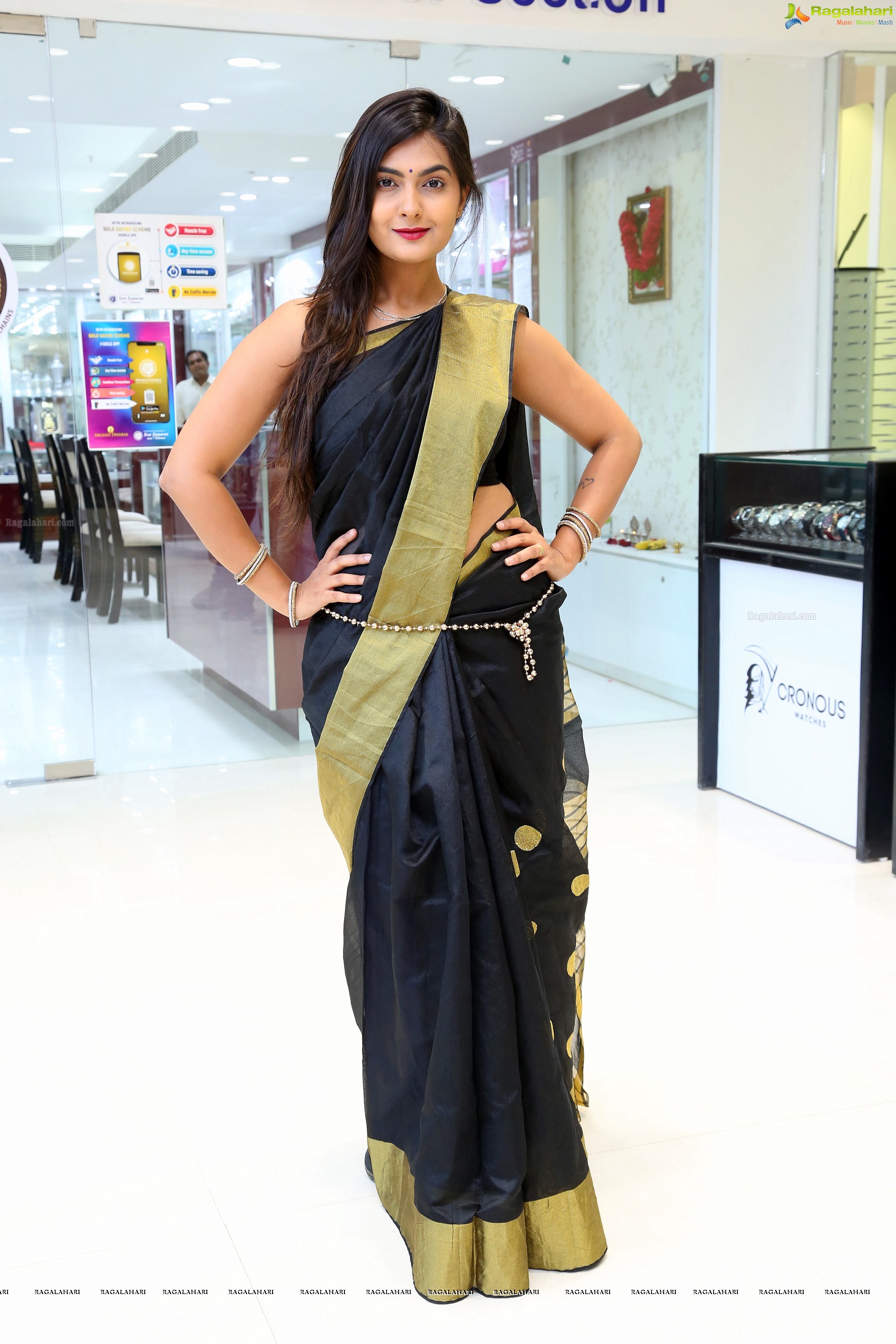 Neha Deshpande at Chennai Silks Chain Mela (High Definition)