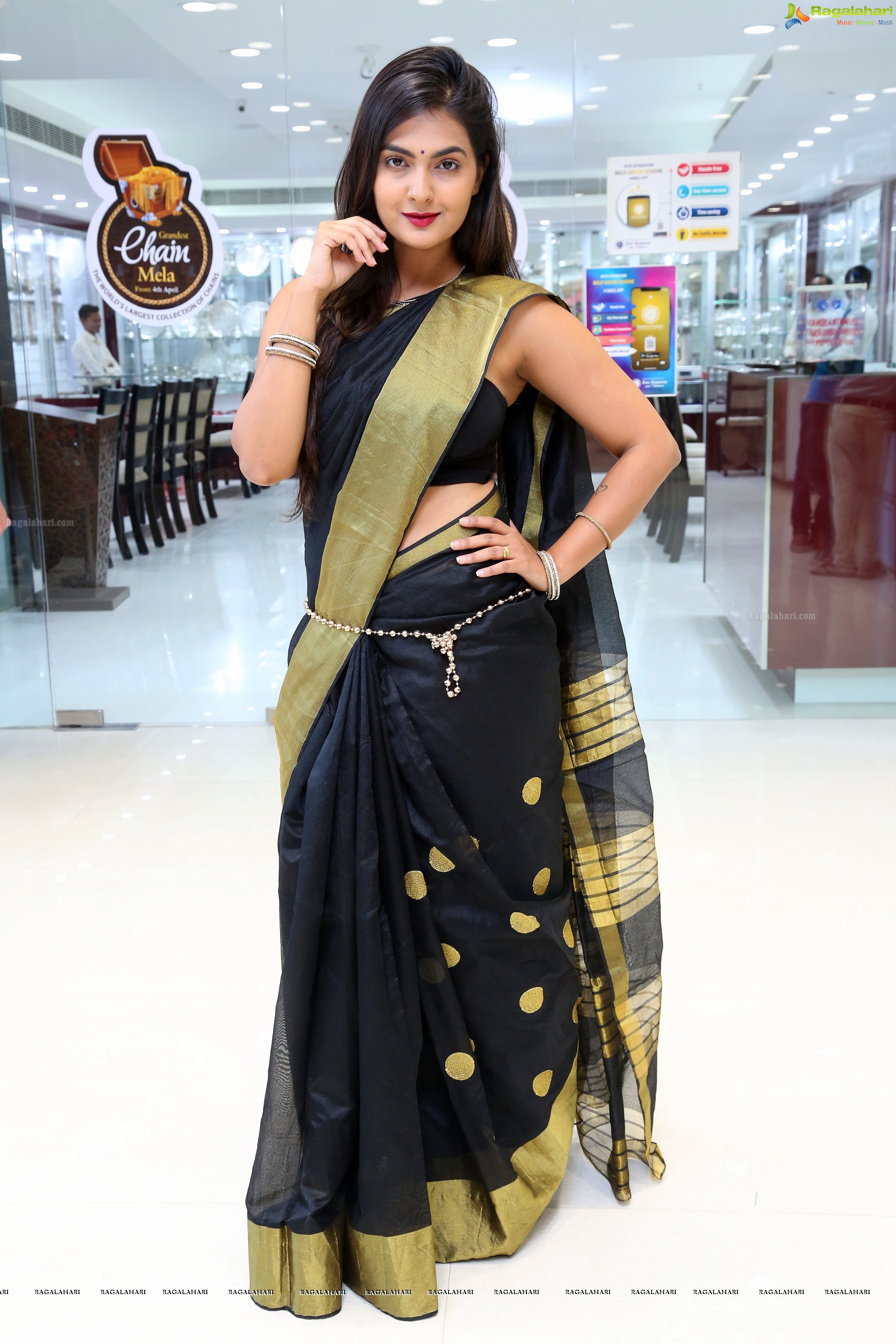 Neha Deshpande at Chennai Silks Chain Mela (High Definition)