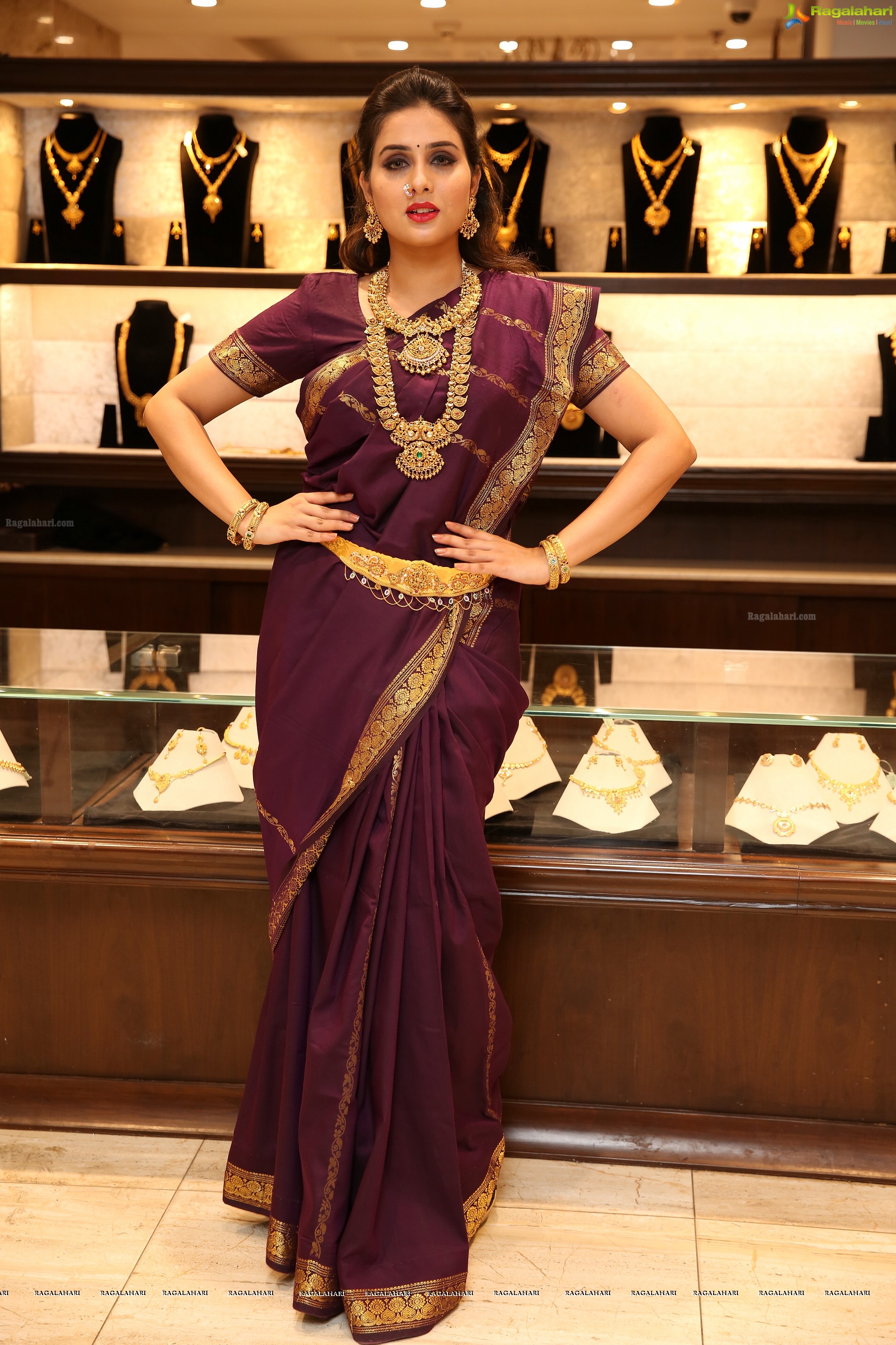 Nikitha Chaturvedi at Manepally Jewellers Akshaya Tritiya 2018 Jewellery Showcase (High Definition)