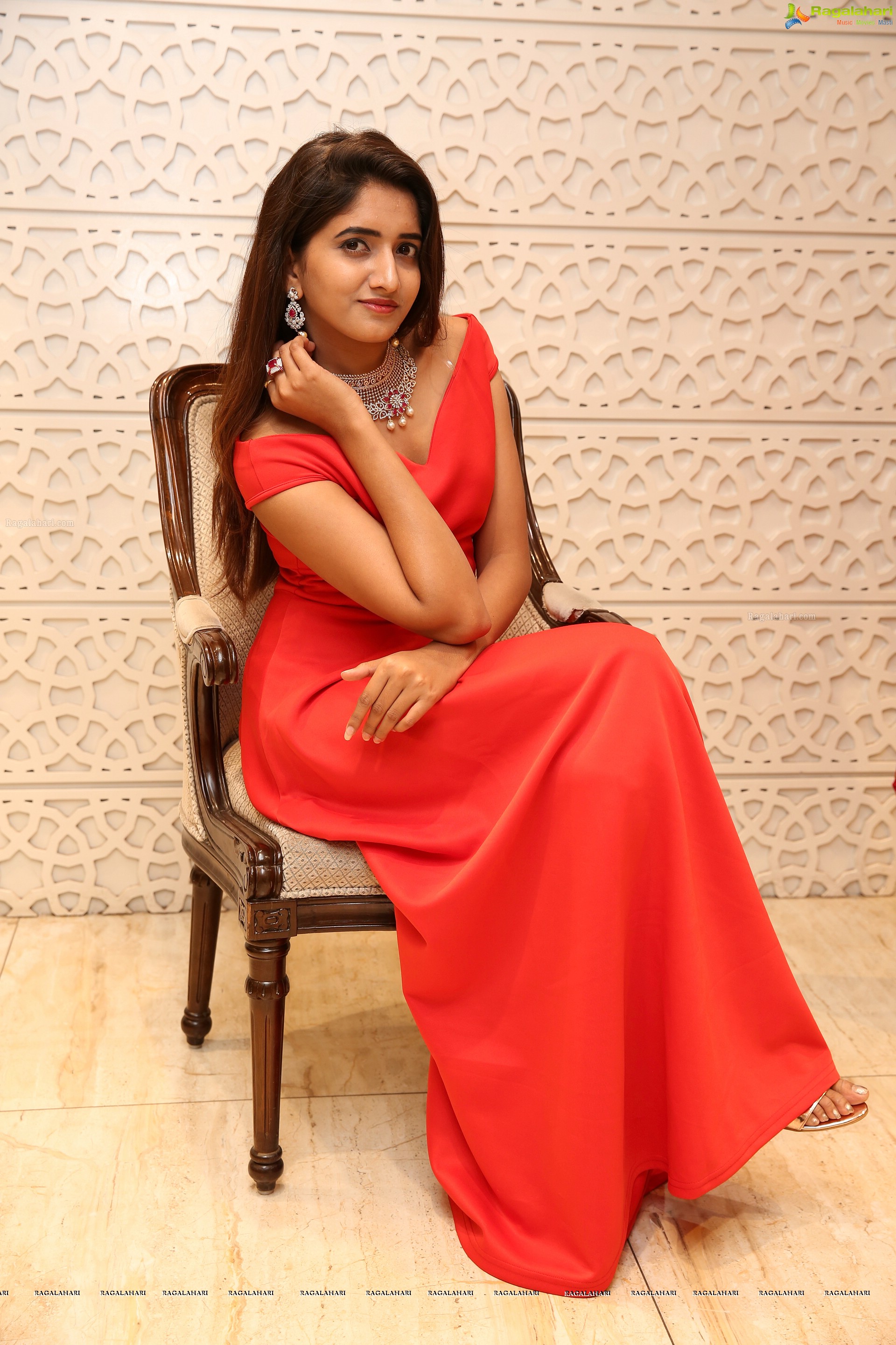 Priya Murthy at Manepally Jewellers Akshaya Tritiya 2018 Jewellery Showcase (High Definition)