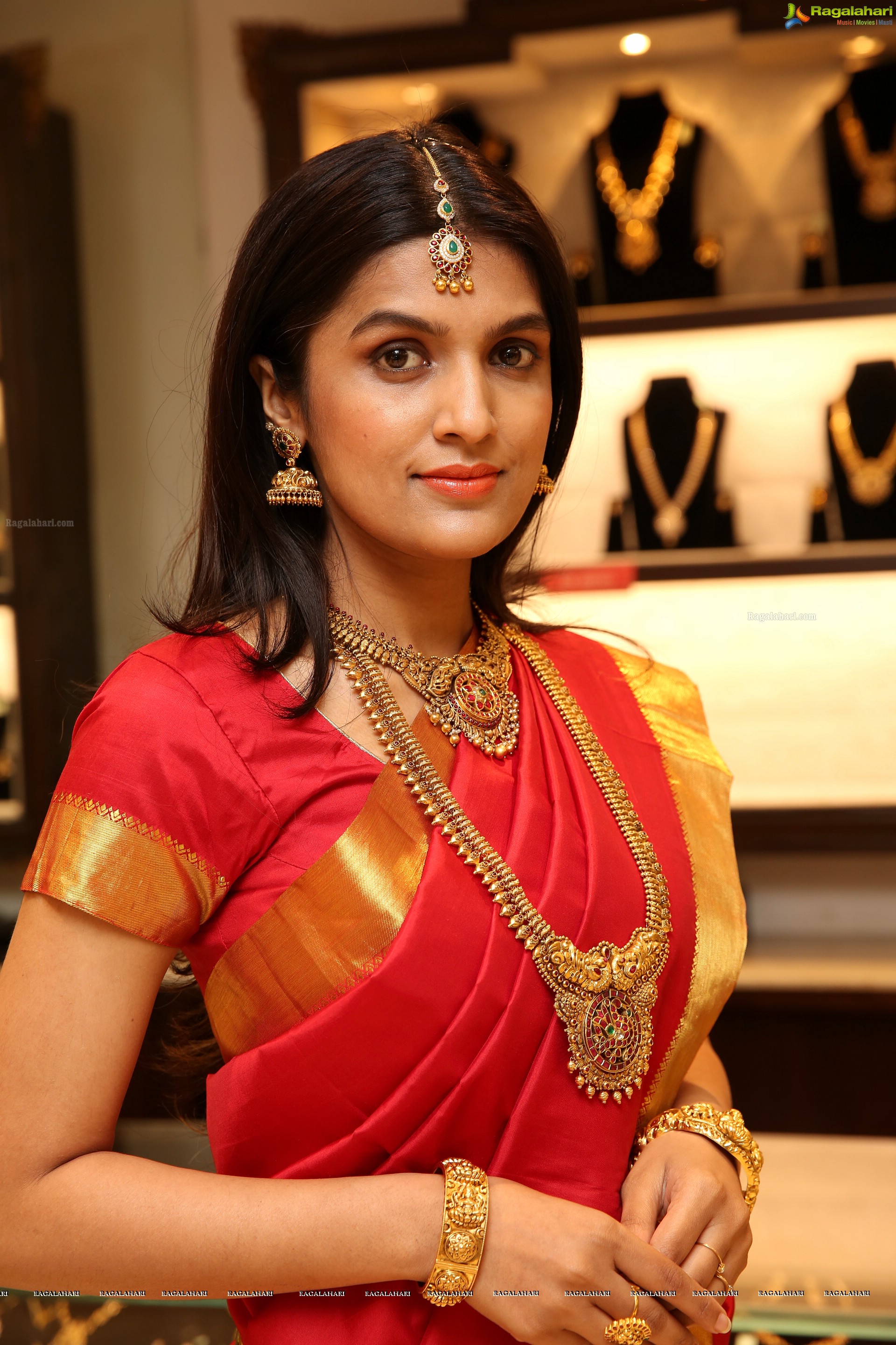 Ritu Biradar at Manepally Jewellers Akshaya Tritiya 2018 Jewellery Showcase (High Definition)