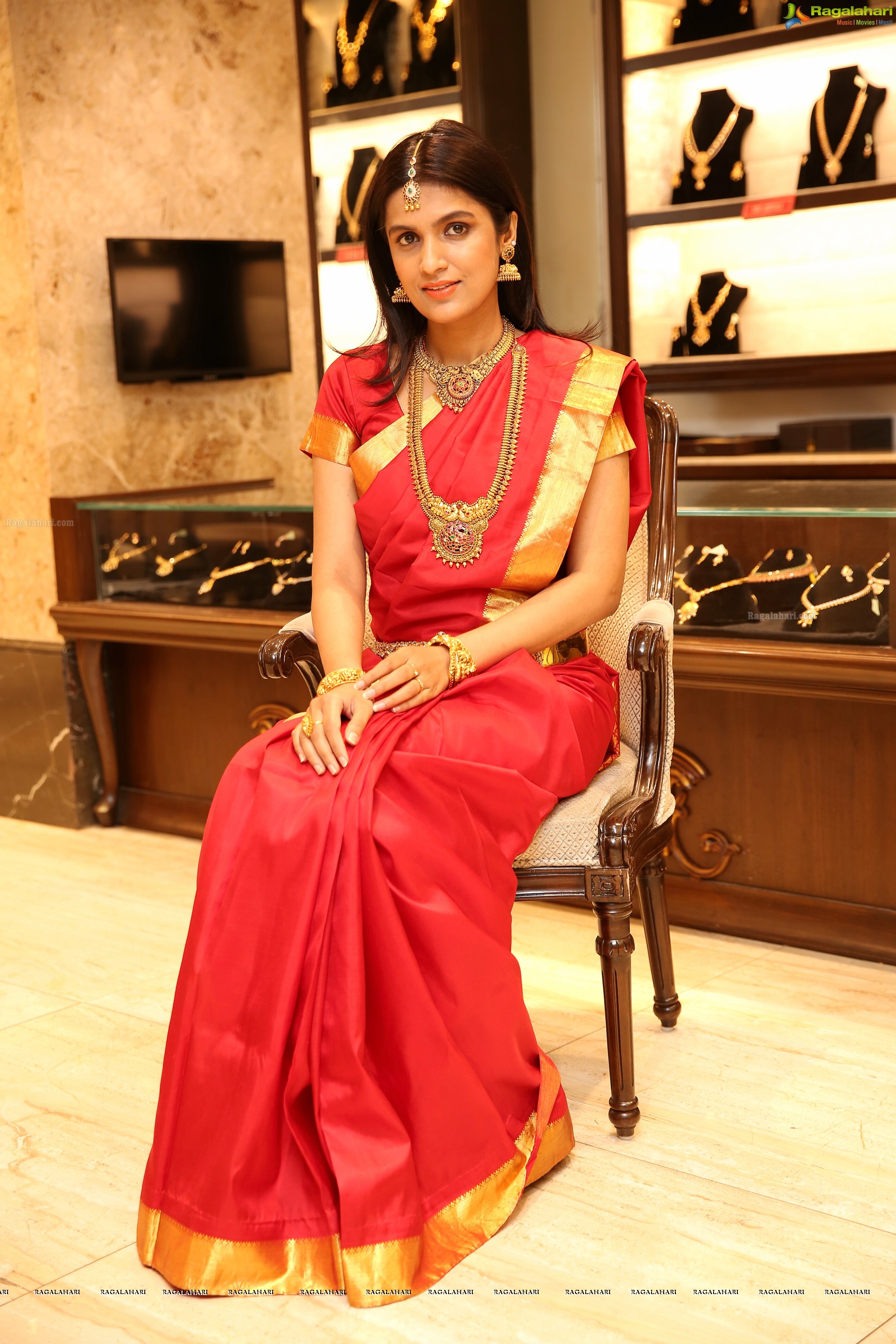 Ritu Biradar at Manepally Jewellers Akshaya Tritiya 2018 Jewellery Showcase (High Definition)