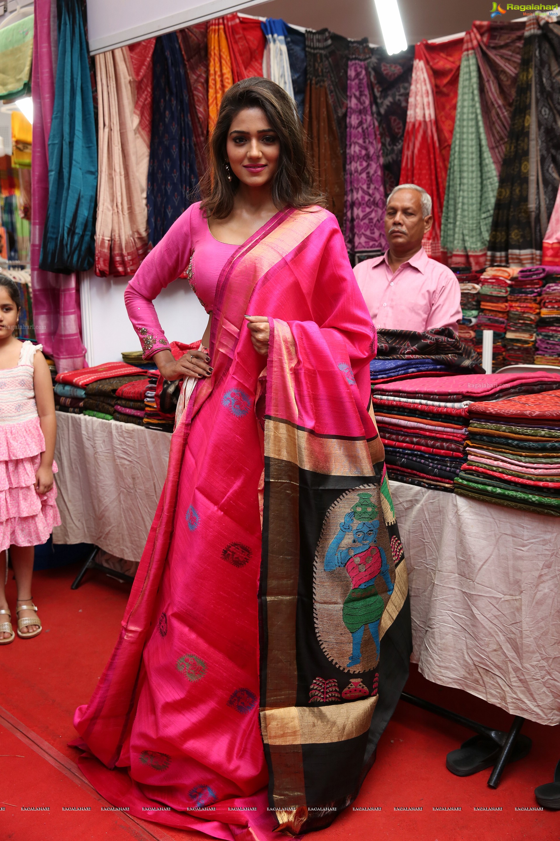 Shalu Chourasiya at National Silk Expo 2018 (High Definition)