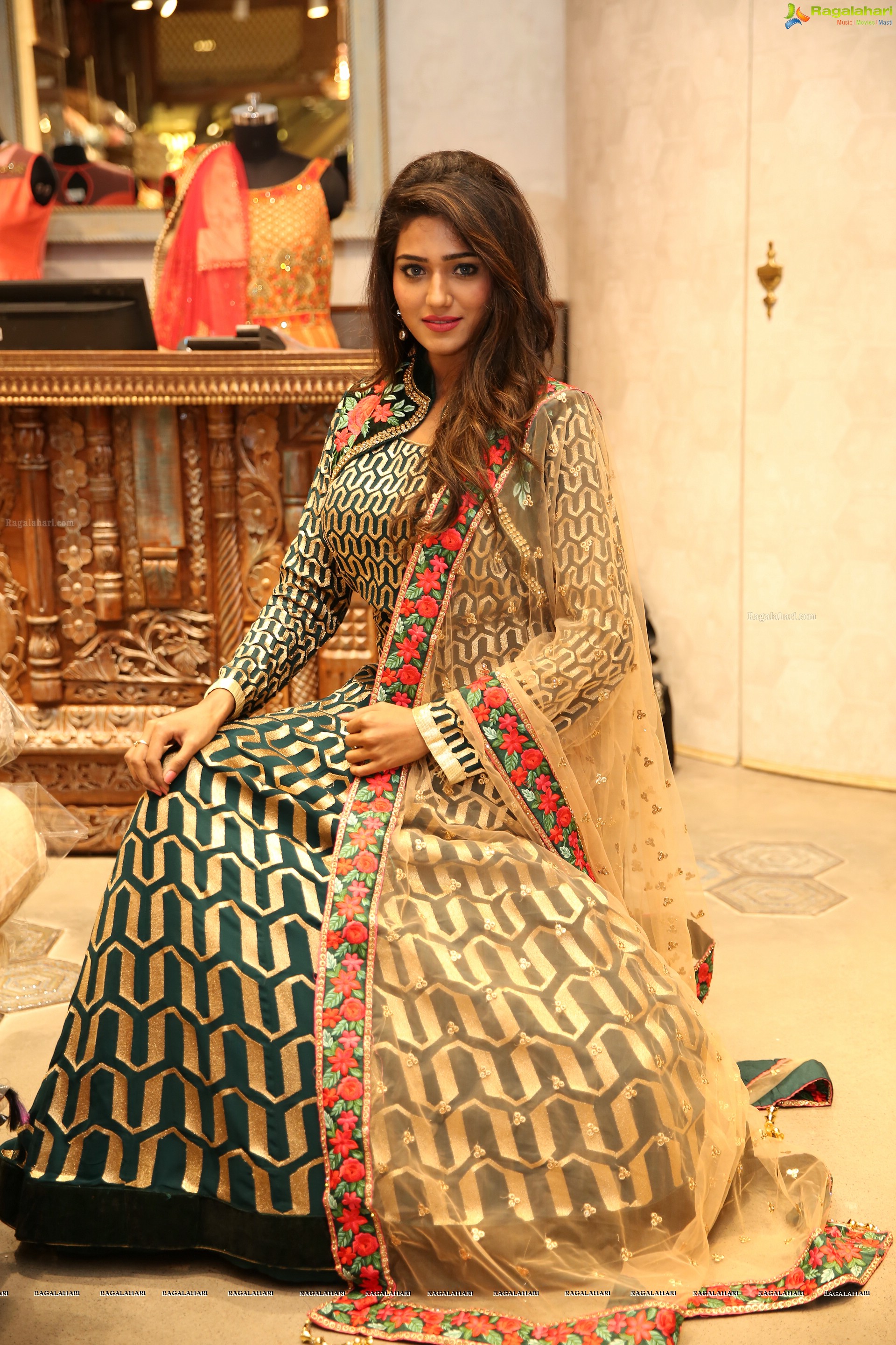 Shalu Chourasiya at Kashish Designer Fashion Luxury Showroom (High Definition)