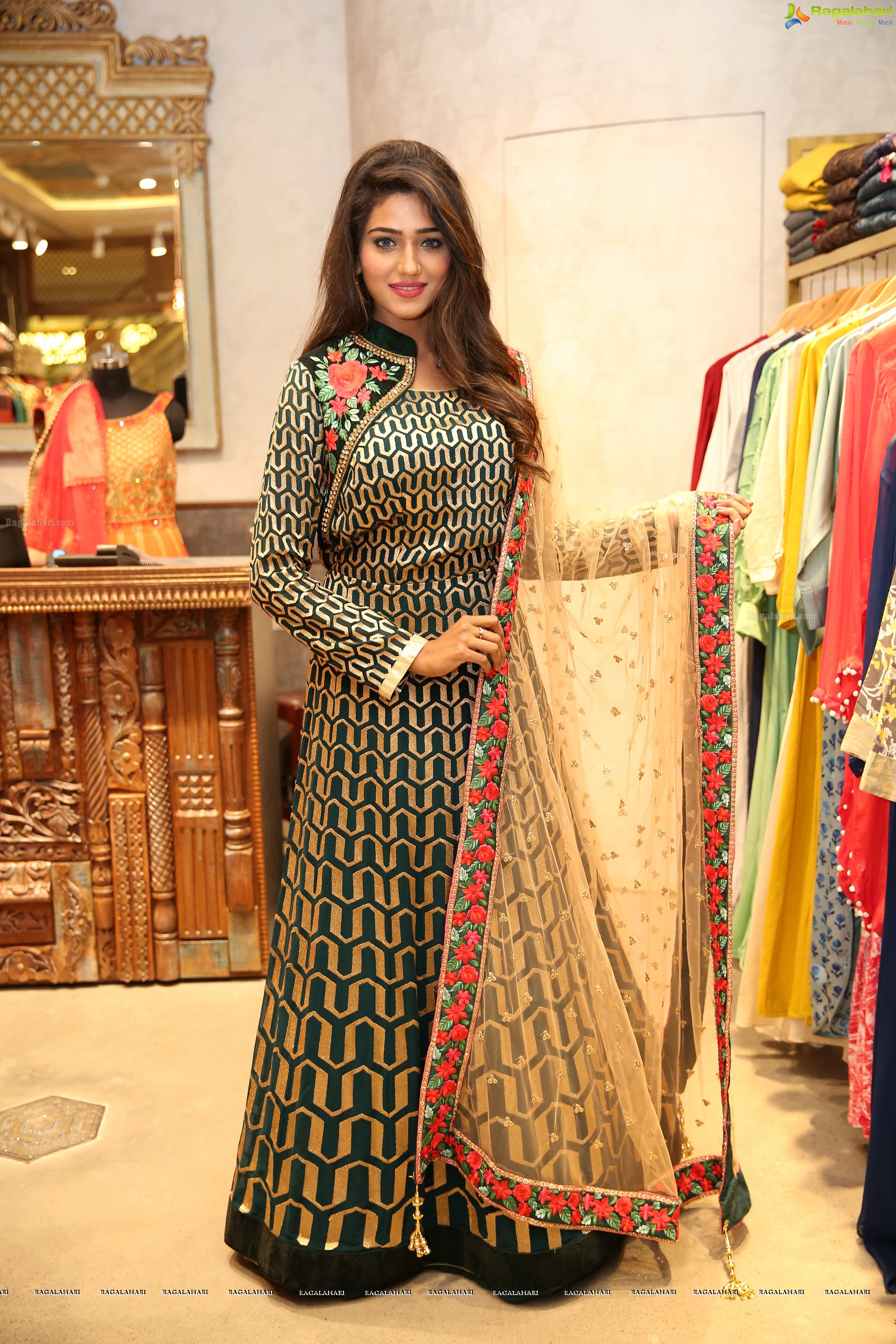 Shalu Chourasiya at Kashish Designer Fashion Luxury Showroom (High Definition)