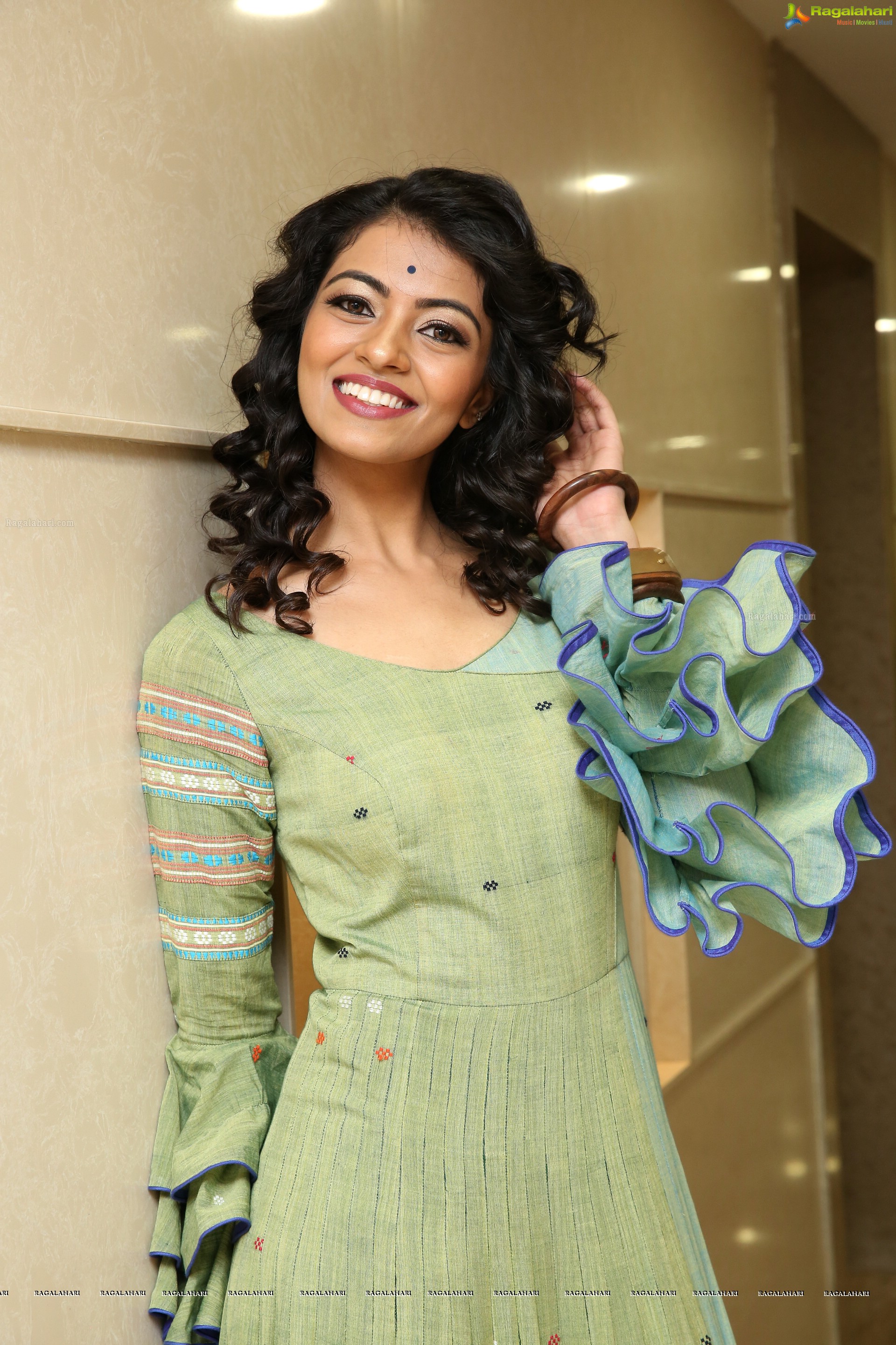 Shreya Rao at Nixon Series Fashion Show (High Definition)