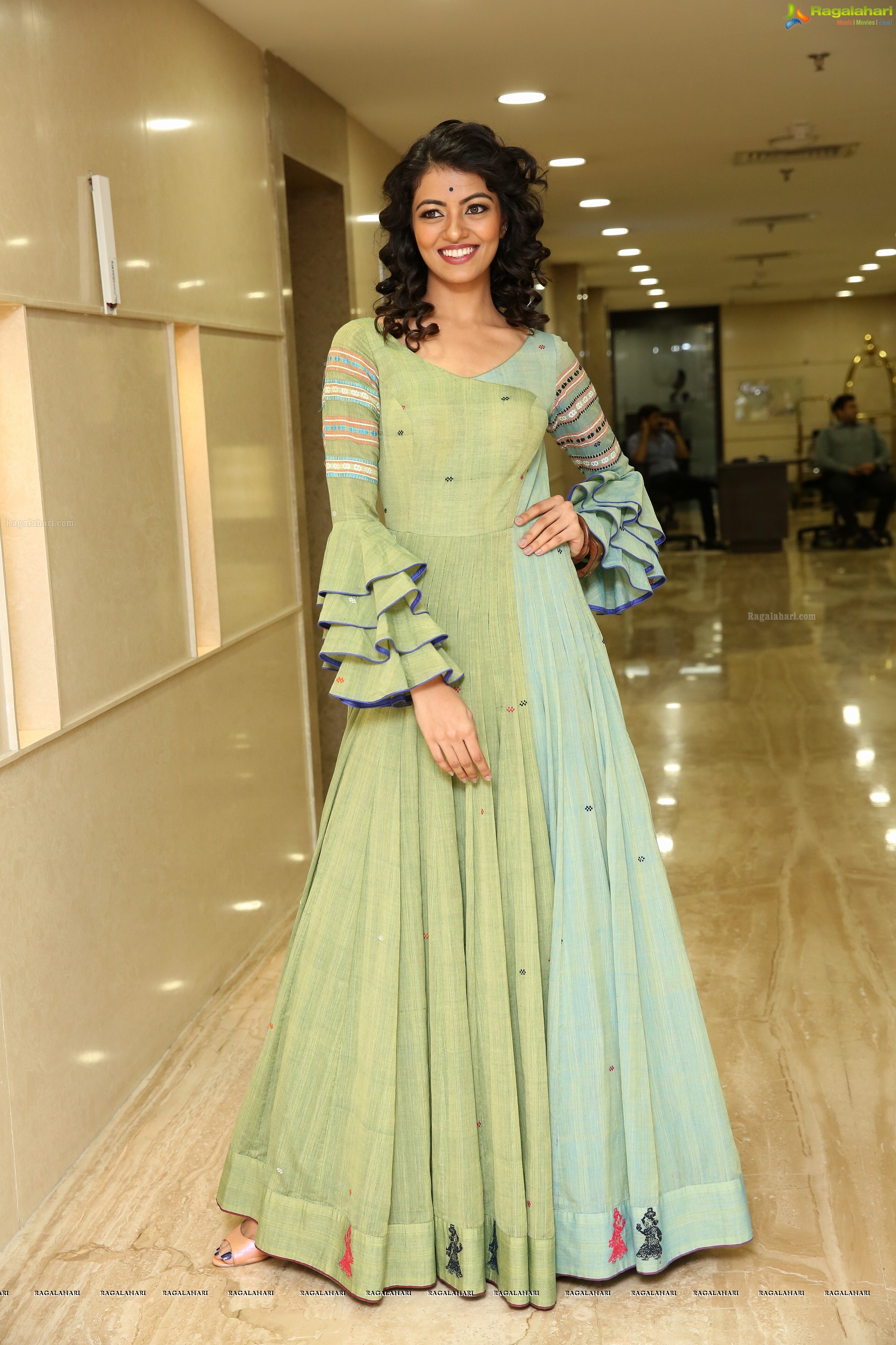 Shreya Rao at Nixon Series Fashion Show (High Definition)