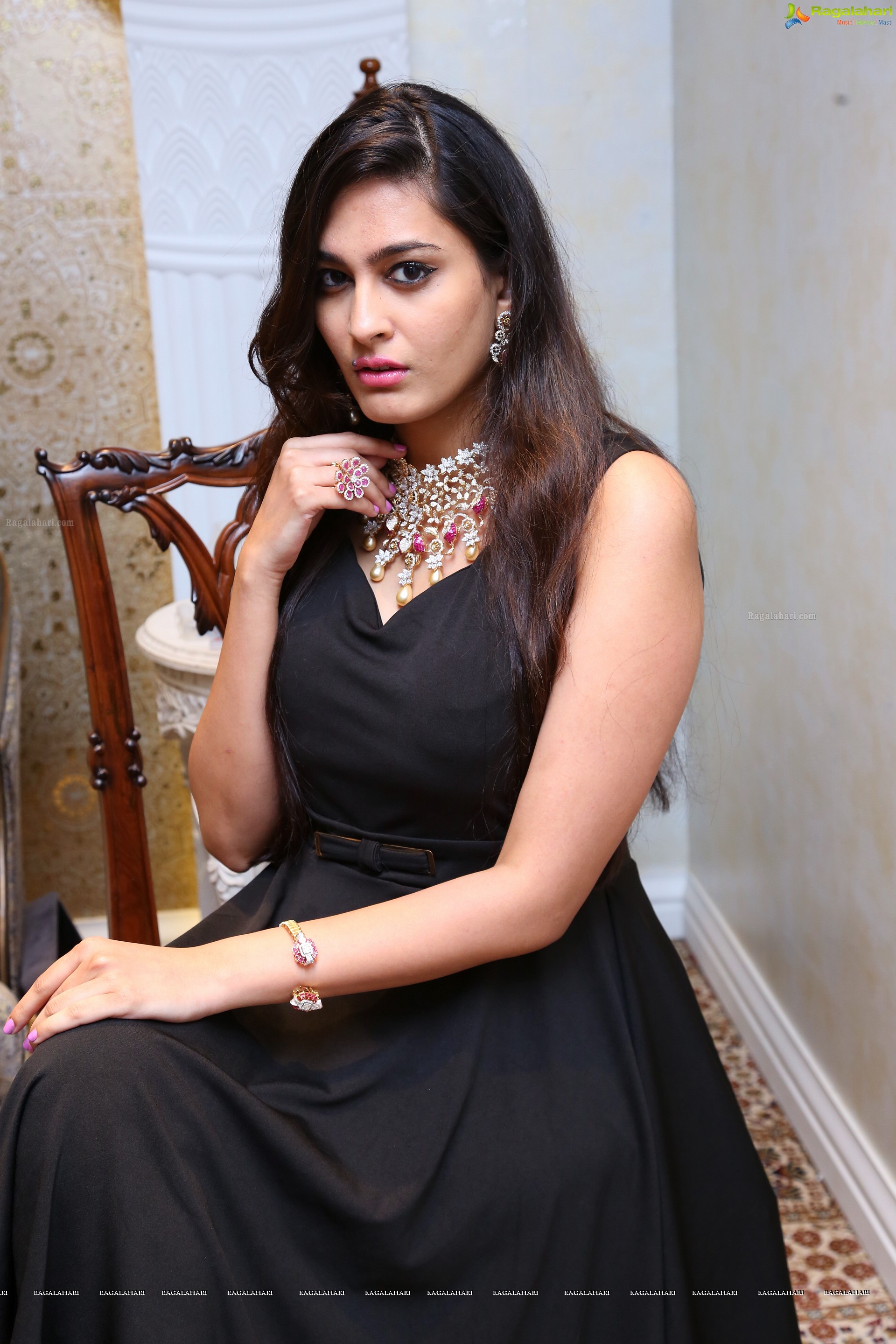 Swetha Jadhav at Kalasha Fine Jewels 1st Anniversary - HD Gallery