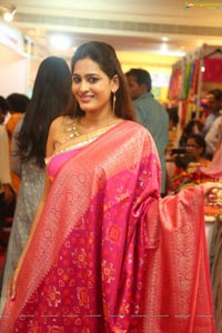 Telugu Actress Swetha Jadhav 