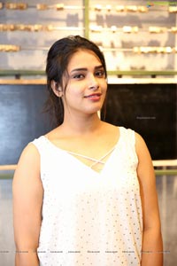 Hari Teja Photo Gallery