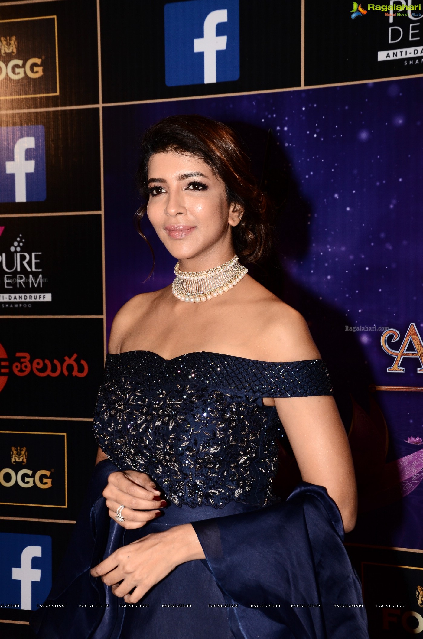 Lakshmi Manchu at Zee Apsara Awards 2018 (Posters)