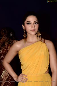 Mehreen Kaur @ Zee Apsara Awards 2018