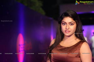 Sai Akshatha @ Zee Apsara Awards 2018