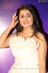 Shalini Pandey @ Zee Apsara Awards 2018