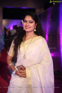 Suhasini @ Zee Apsara Awards 2018