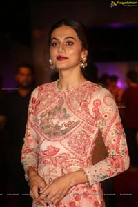 Tapsee Pannu @ Zee Apsara Awards 2018