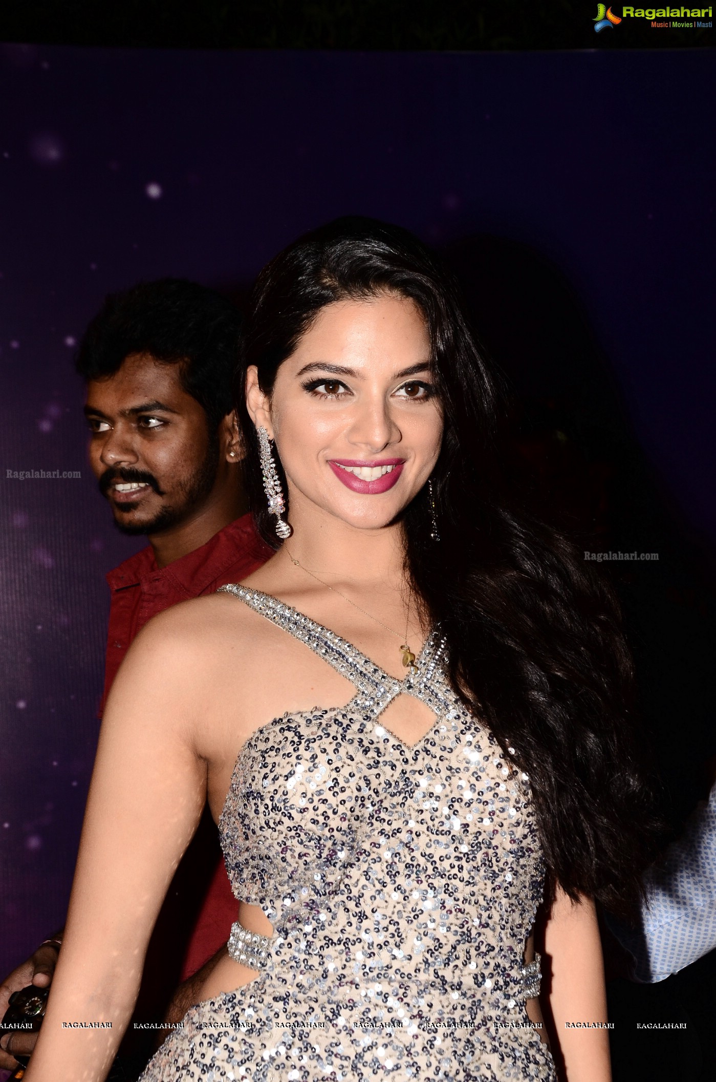 Tanya Hope at Zee Apsara Awards 2018 (Posters)