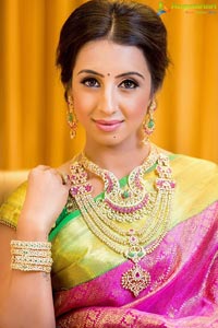 Sanjjanaa Galrani in Saree