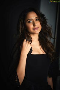 Pragya Jaiswal Ragalahari