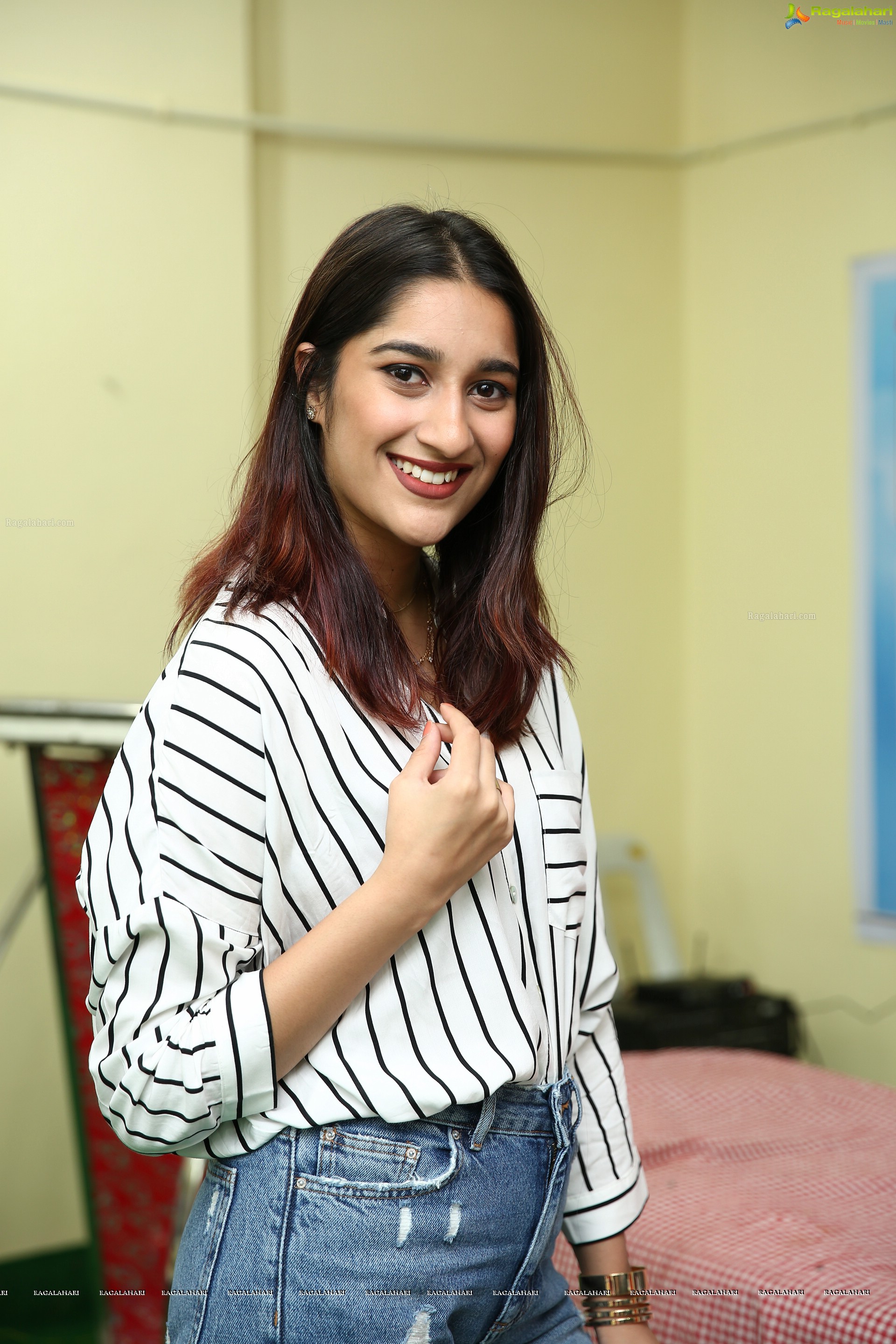 Aashima Gautam @ Season's 1st Haleem Launch @ Café 555 - HD Gallery