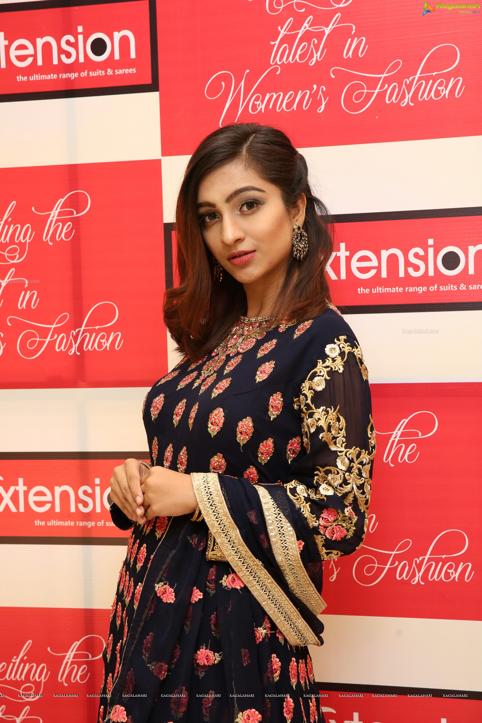 Insha Iqbal @ Cali-Extension Launch - HD Gallery